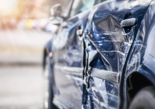 Unfallschaden am Fahrzeug, aufgenommen für das Gutachten